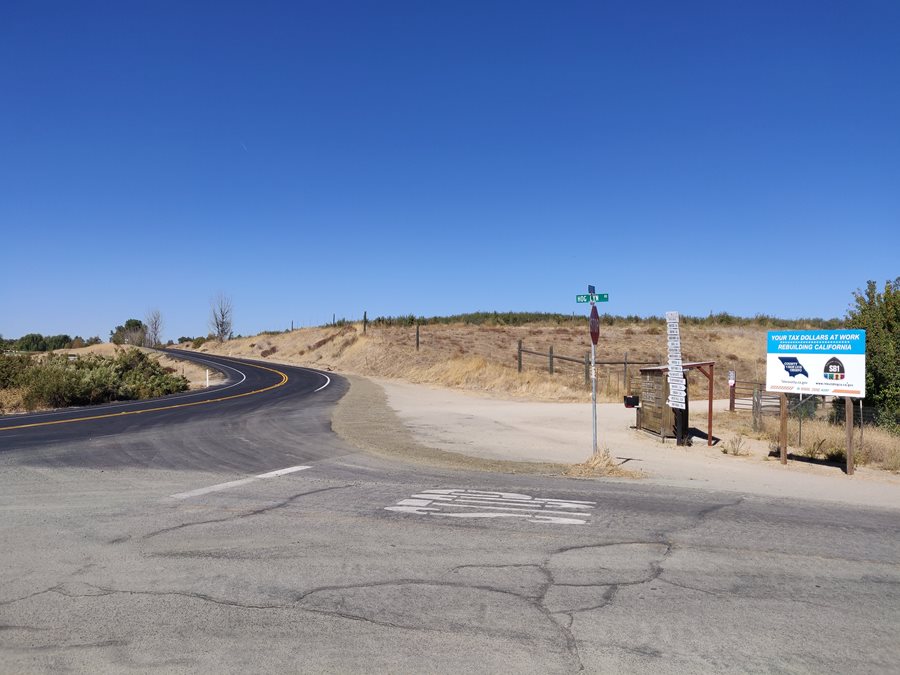 Intersection of Estrella Road and Hog Canyon Road